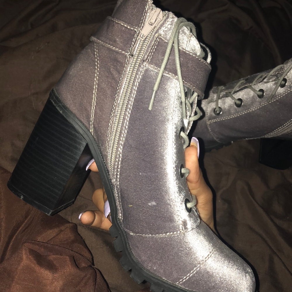 Boots - Picture 3 of 3